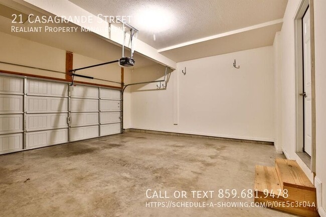 Building Photo - 21 Casagrande St