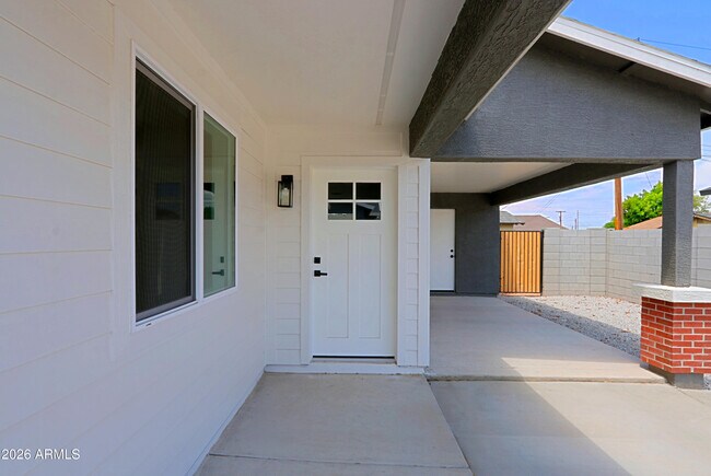 Building Photo - 454 S Pioneer