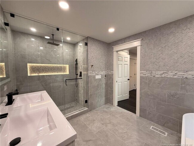 Building Photo - 1610 N Stonegate Dr