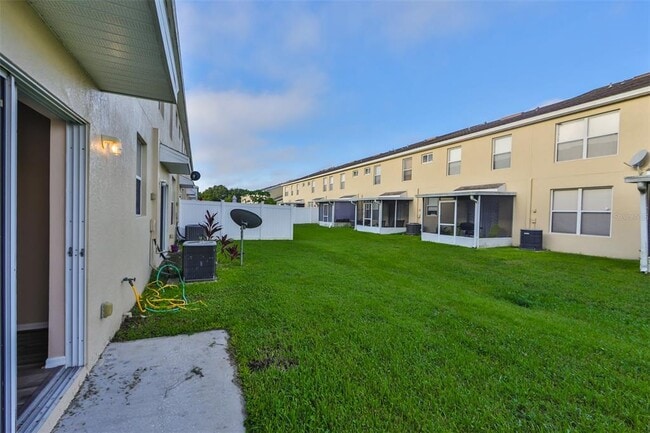 Building Photo - 9805 Carlsdale Dr