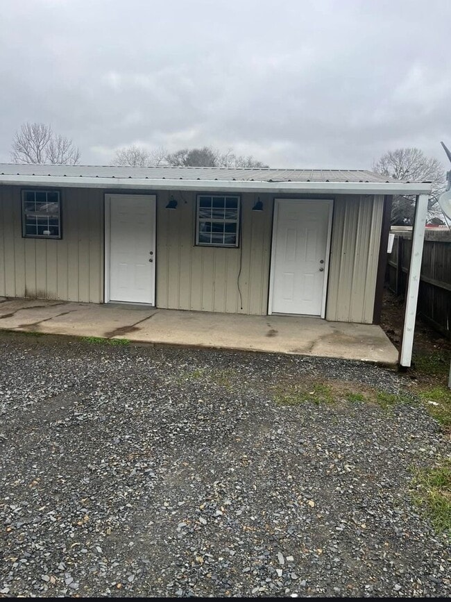 Building Photo - McNary