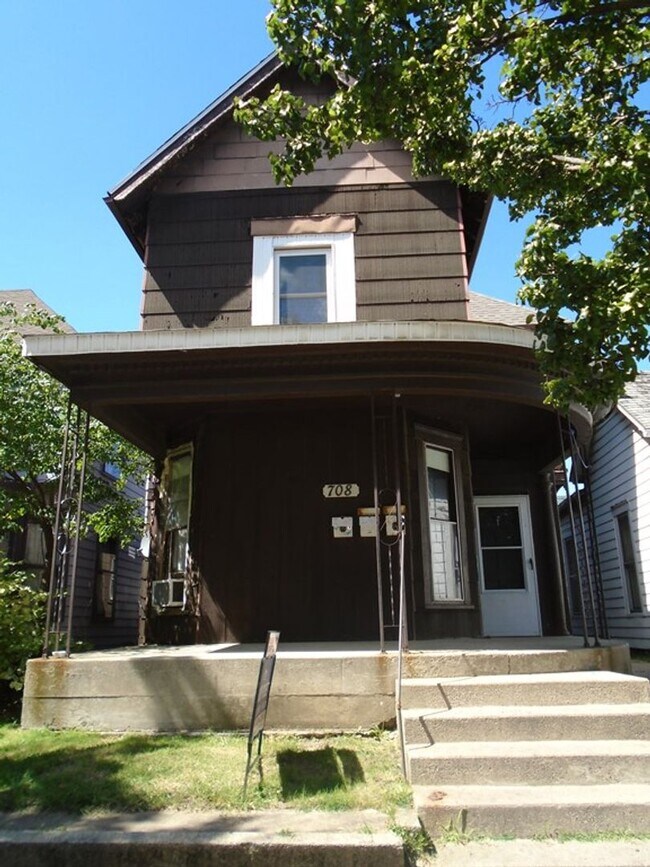 Building Photo - 708 W Jackson St