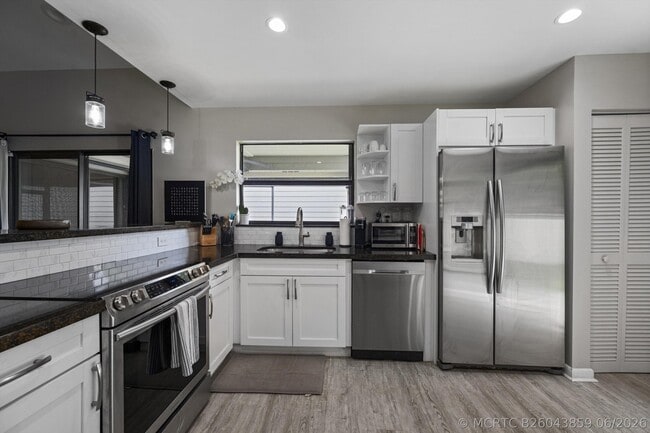 Building Photo - 2482 Bedford Mews Dr