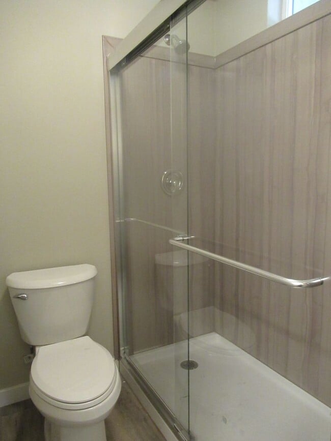 Building Photo - Updated 3 bedroom, 1.75 bath rambler in Covington