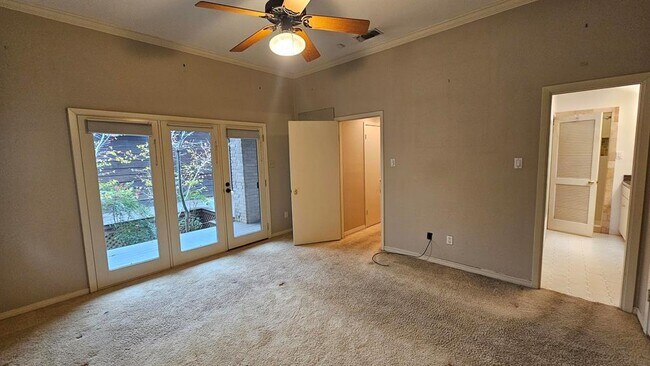 Building Photo - 4902 Westview Dr