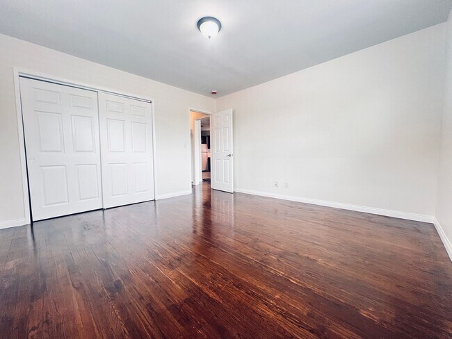 Building Photo - Escondido Historic Neighborhood 3 Bedroom 2 Bath Home