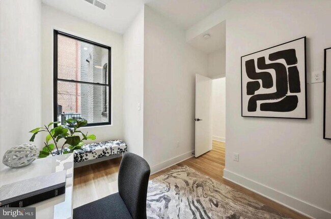 Building Photo - 2015 13th St NW