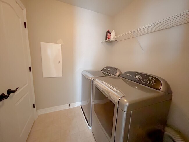 Building Photo - 2846 Iola St