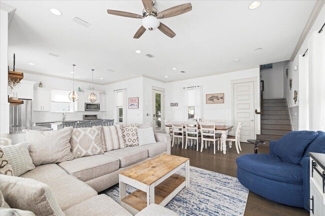 Building Photo - 275 Gulfview Cir