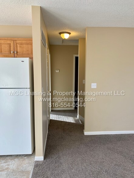 Building Photo - 816 NE Westwind Ln