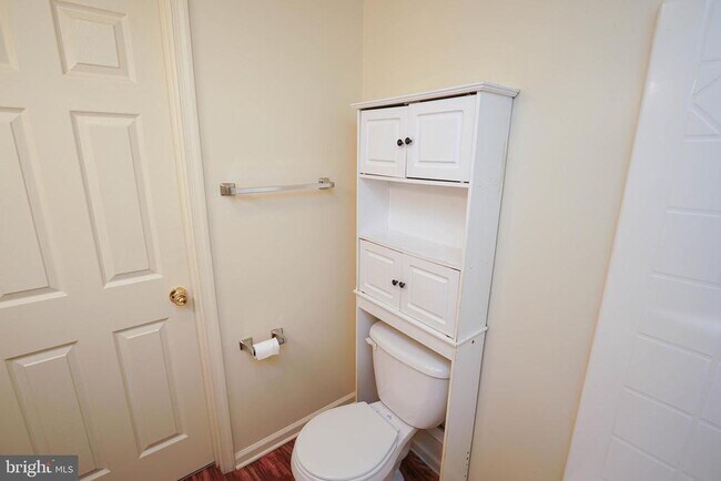 Building Photo - 401 Newton Terrace