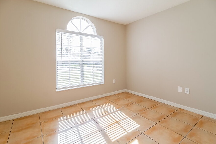 Building Photo - 312 Riunite Cir