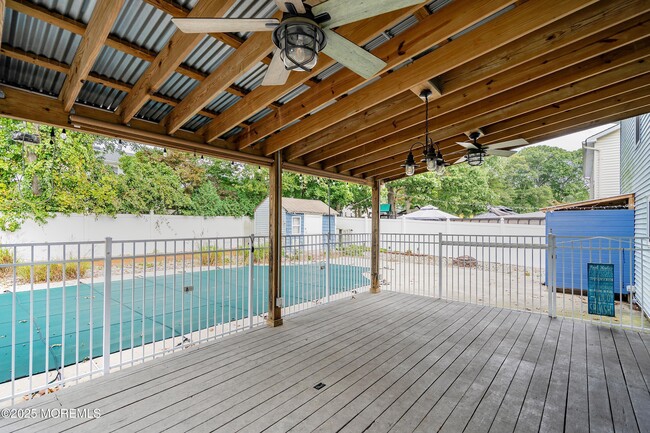 Building Photo - 122 Moses Milch Dr