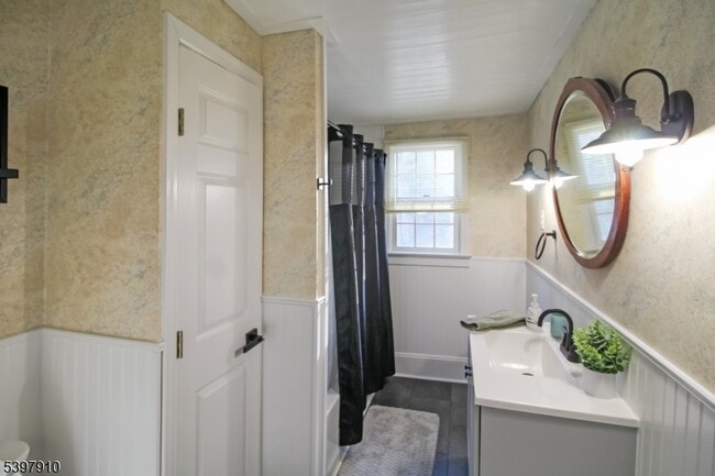 Building Photo - 405 Mt Hermon Rd