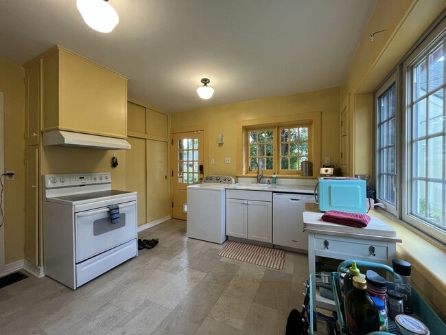 Building Photo - Historic 4-Bedroom Stone Home with Timeless Character, Hardwood Floors, Spacious Living & a Large...