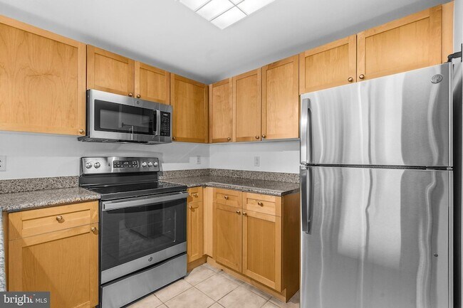 Building Photo - 777 7th St NW