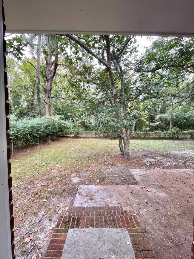 Building Photo - For Rent – Beautifully Renovated 3 Bedroom, 2 Bathroom Home