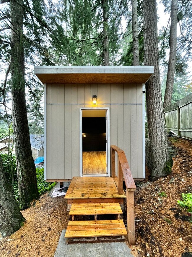 Building Photo - Cozy Bremerton Home on Large Corner Lot