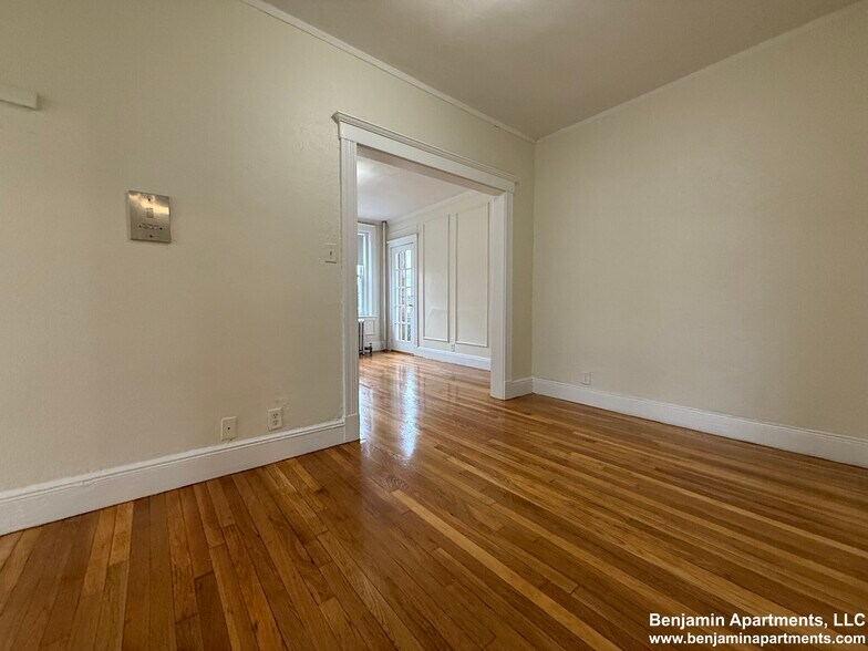 Building Photo - 11 Vinal St