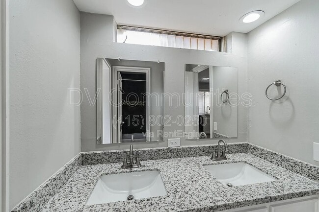 Building Photo - 4702 N Cashel Cir