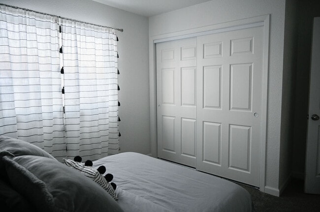 Building Photo - Little Dipper Avenue