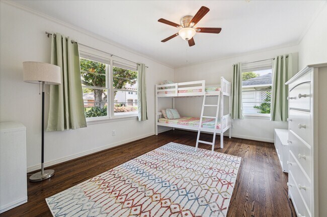 Building Photo - 3215 Castlewood St