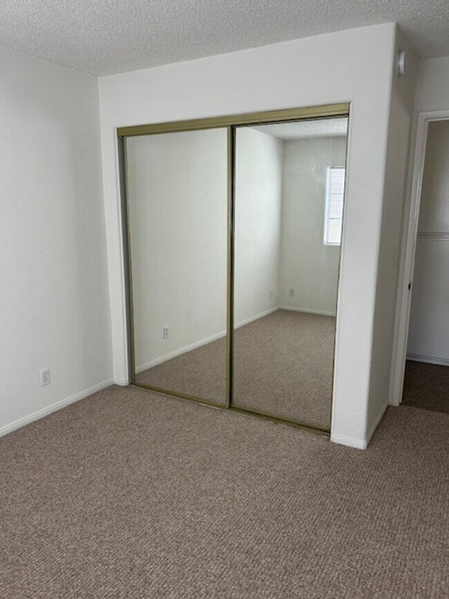 Building Photo - 267 W Amar St