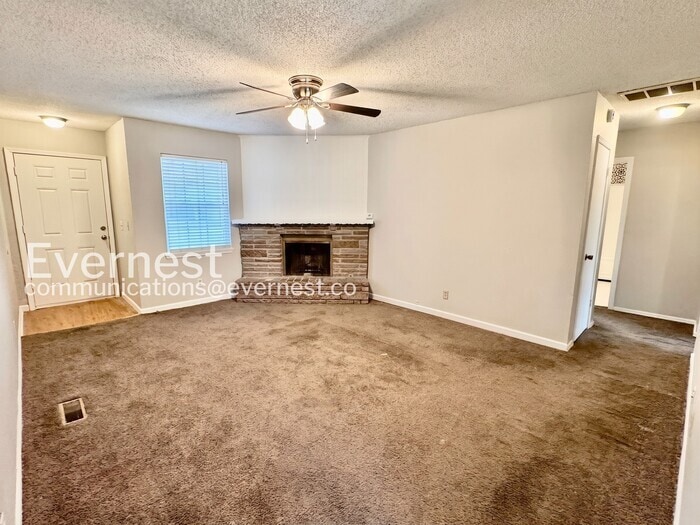 Building Photo - 1756 S Pine Ave
