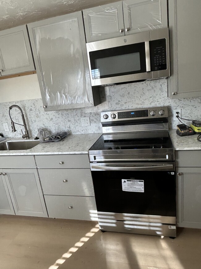 stainless steel appliances - 1805 N Madelyn Ave