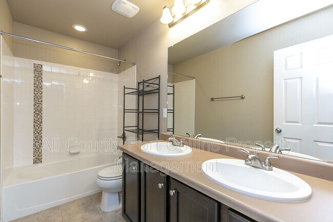 Building Photo - 3608 Voyager Ln