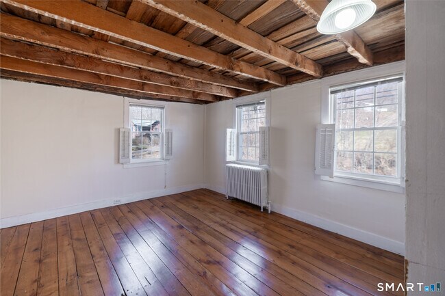 Building Photo - 1187 Mt Carmel Ave