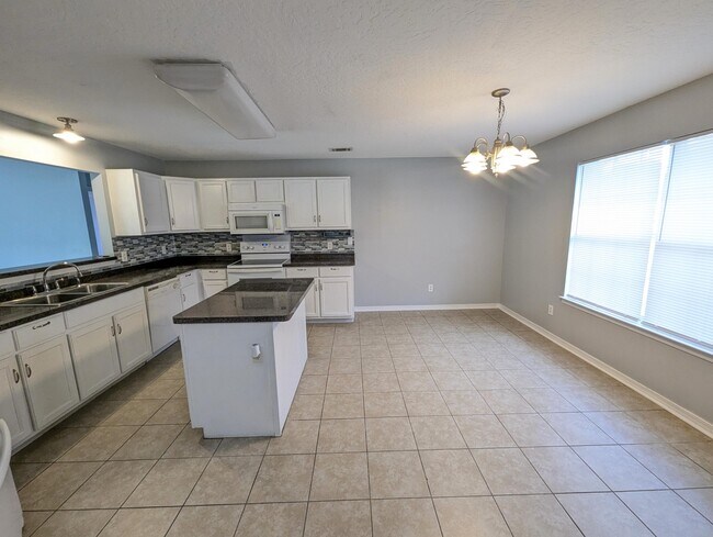 Building Photo - 8601 Laredo St