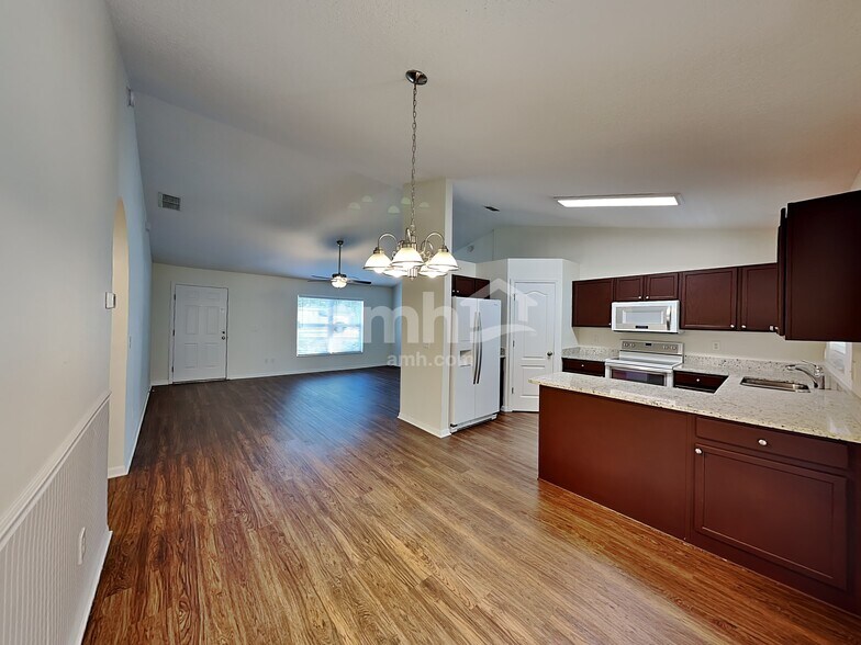 Building Photo - 331 Valley Edge Dr
