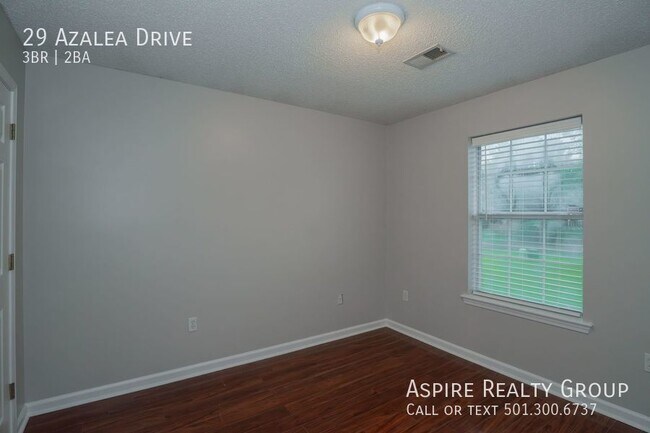 Building Photo - 29 Azalea Dr