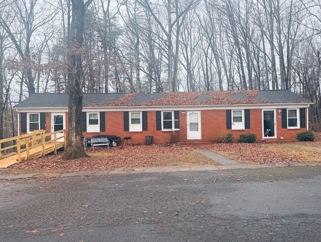 Building Photo - 1490 John Chapman Rd