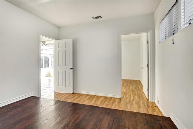 Building Photo - 1316 Zora St