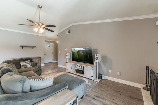 Building Photo - 10222 Sunol Way