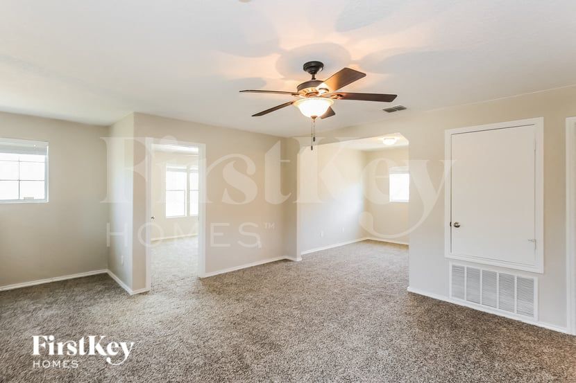 Building Photo - 114 Prato Palma