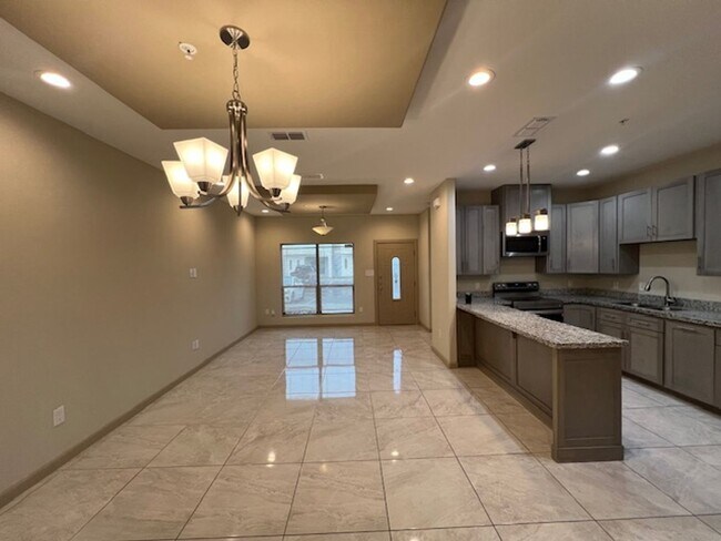 Building Photo - THE DORADO CONDOMINIUMS