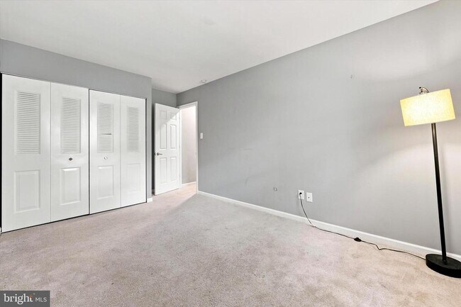 Building Photo - 106 Woodside Cir