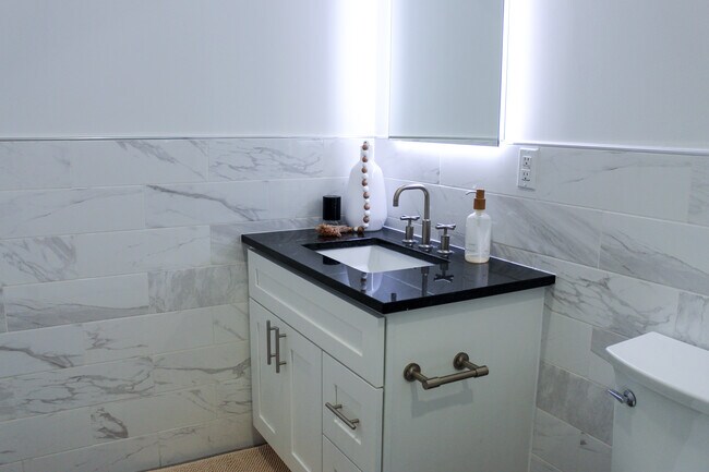 Building Photo - Valley Springs Apartments