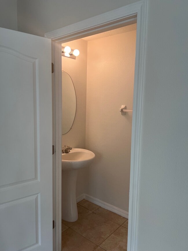 Building Photo - 2133 Golden Falcon Dr