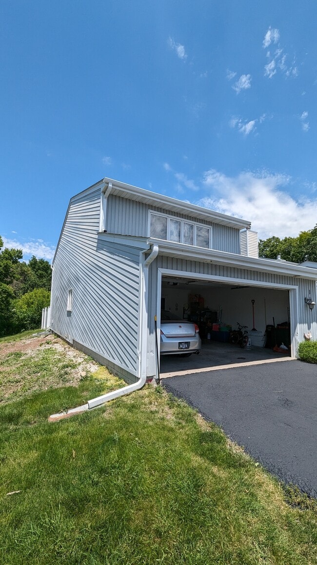Building Photo - 1505 Little Bluestem Ct
