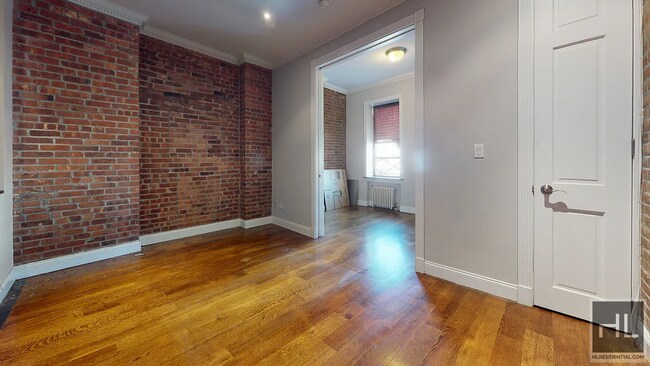 Primary Photo - Tenth Avenue