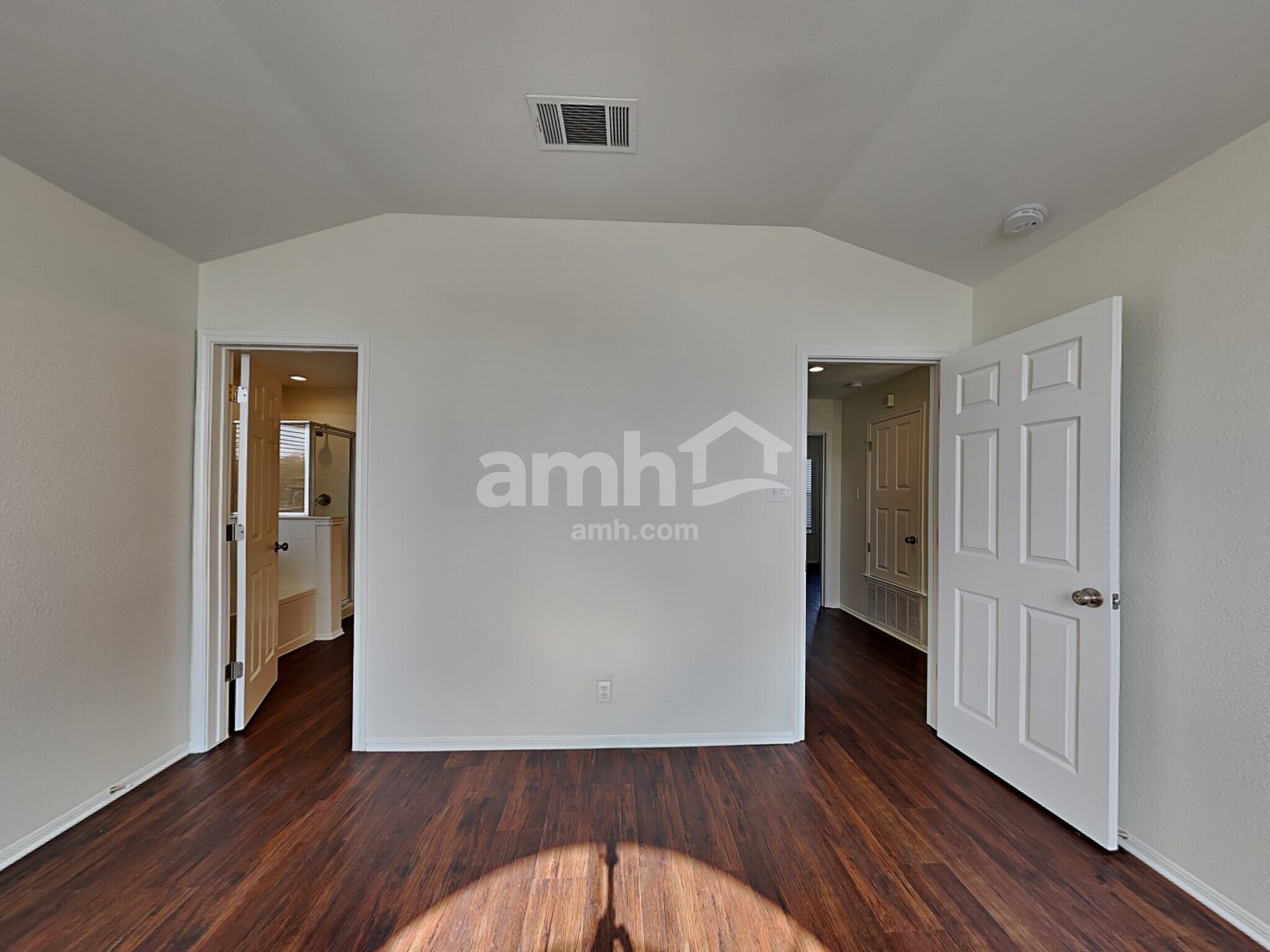 Building Photo - 22234 Goldcrest Run