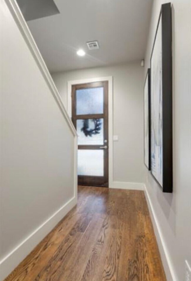 Building Photo - Experience fabulous Brookside living, just outside your front door!