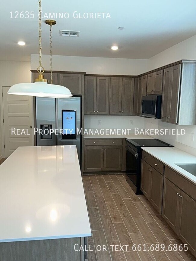 Building Photo - 12635 Camino Glorieta