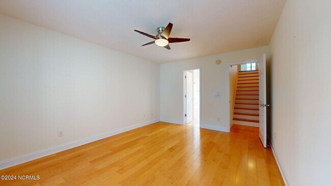 Building Photo - 536 Catamaran Dr