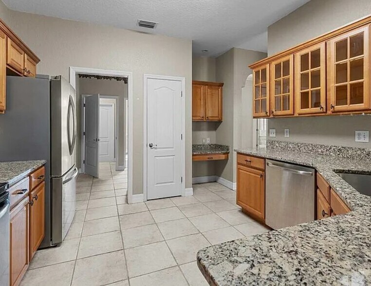 Building Photo - 2276 Colony Club Dr