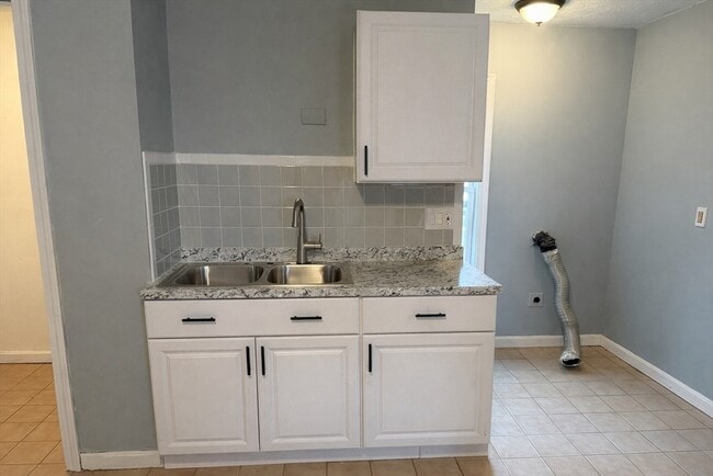 Building Photo - 105 Clarendon St